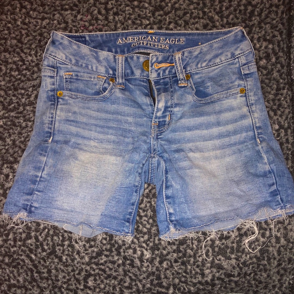 American Eagle Outfitters women’s size 2 super super stretch jean shorts.
